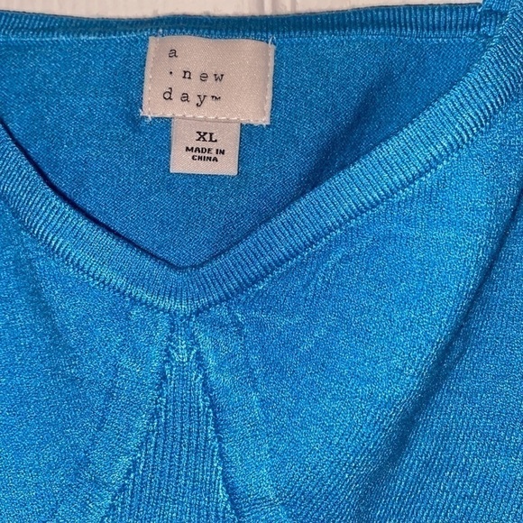 A New Day WOMAN V-Neck Bralette Sweater in a vibrant blue size XL new with tags - Picture 5 of 10